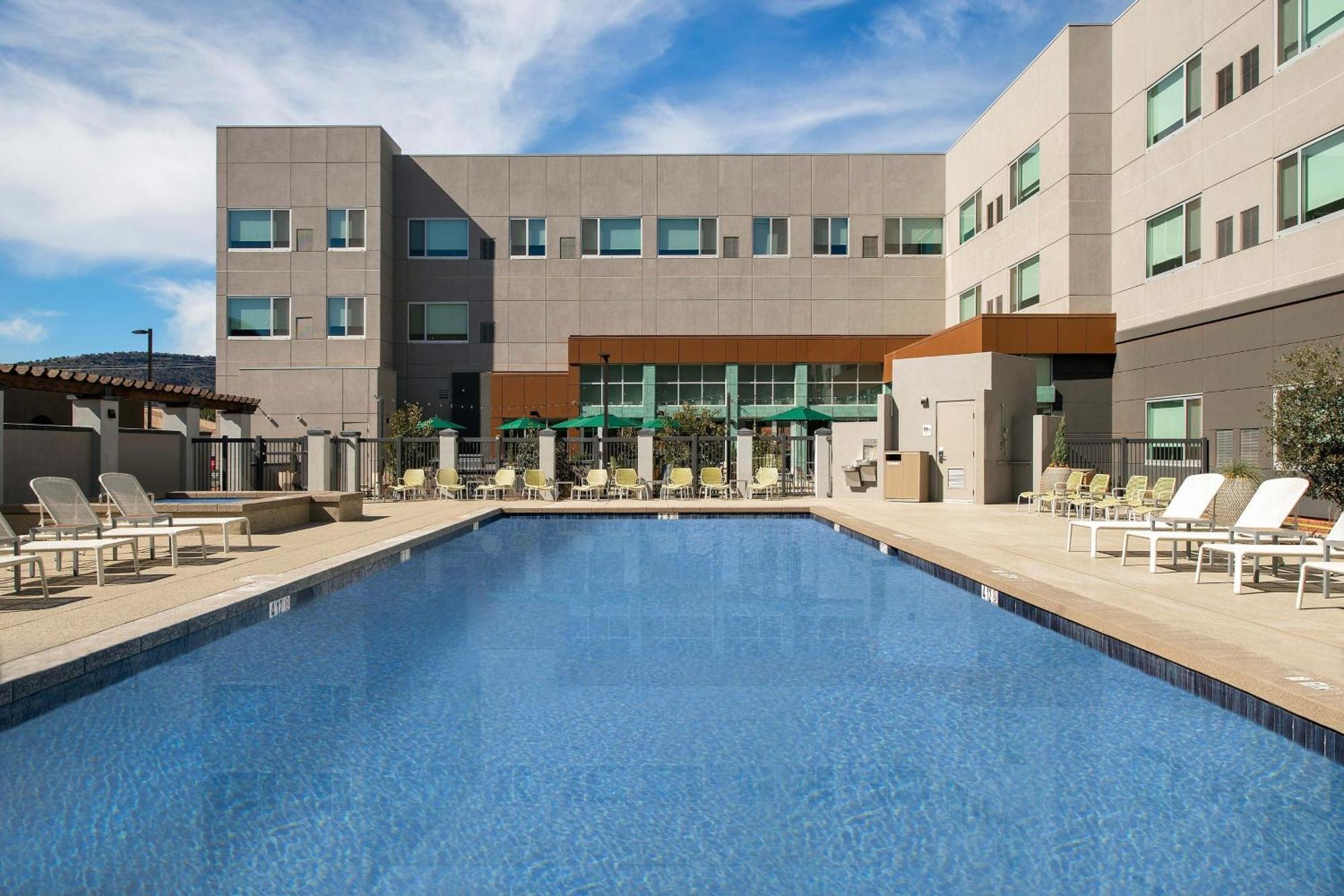 Element Sedona Hotel Екстериор снимка